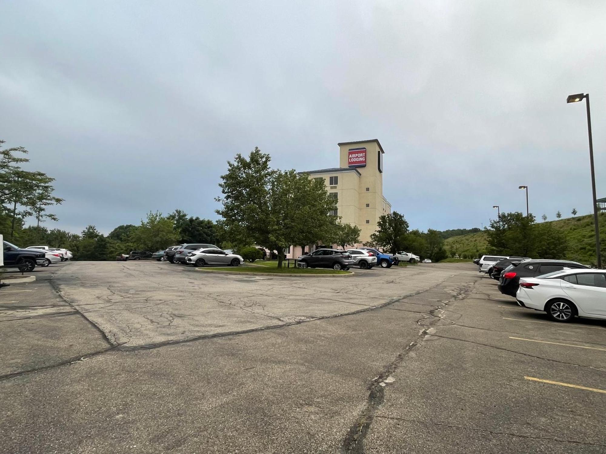 Airport Lodging Pittsburgh Airport Hotel Coraopolis Exterior foto